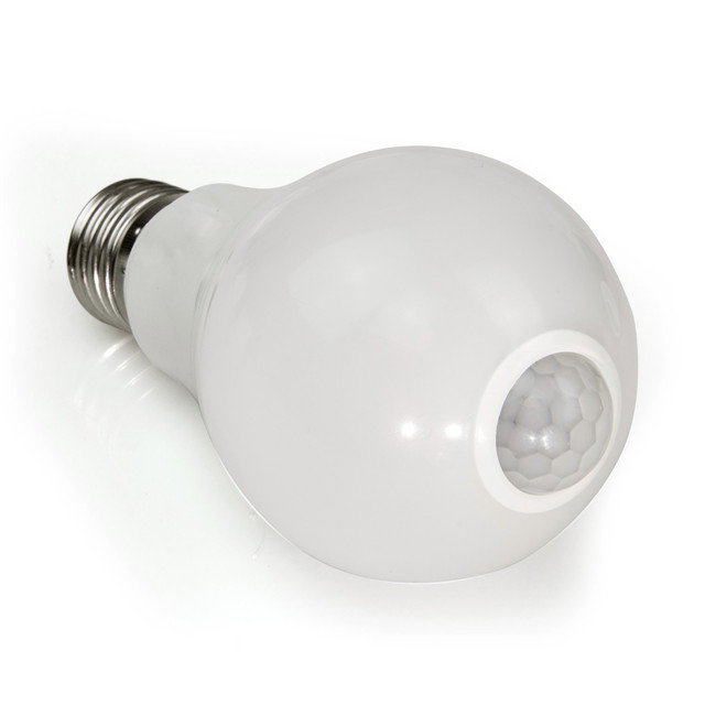Lampadina LED con sensore di movimento ad alta luminosità Luce di sicurezza per esterni ed interni